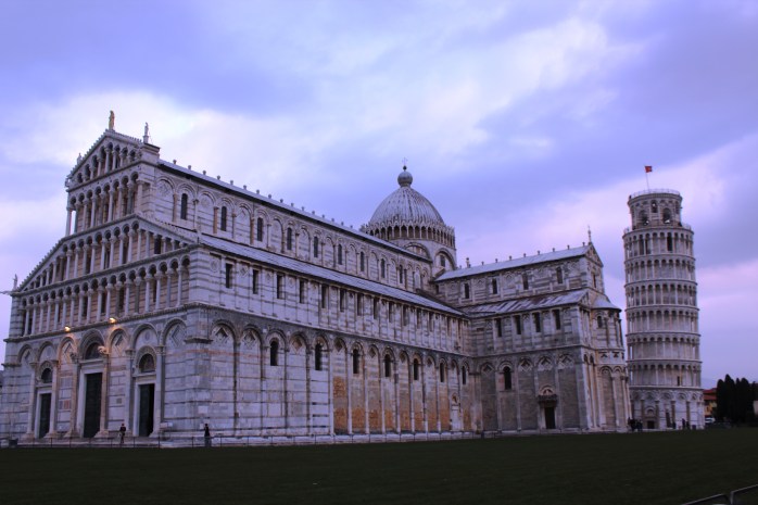 Duomo di Pisa with it's bell tower - Torre Pendente