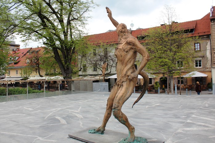 One of the statues on Butcher's Bridge