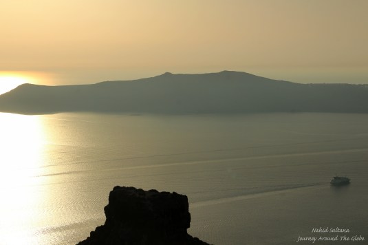 Looking at Island of Nea Kamini from Imerovigli
