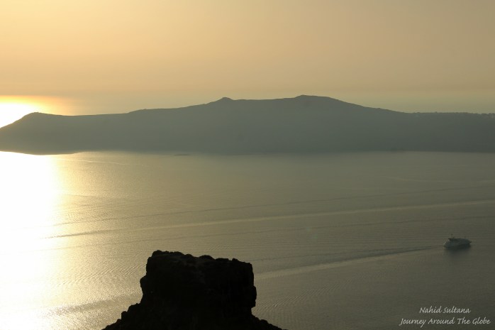 Looking at Island of Nea Kamini from Imerovigli