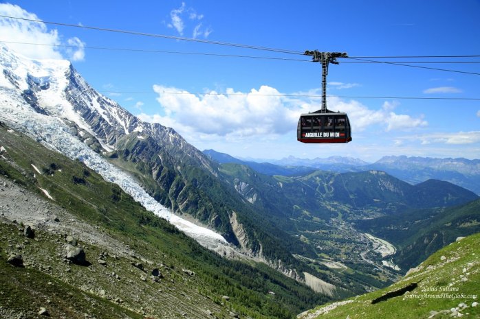 Cable car that connects Plan de Aiguille and Aiguille du Midi in Mont Blanc, France
