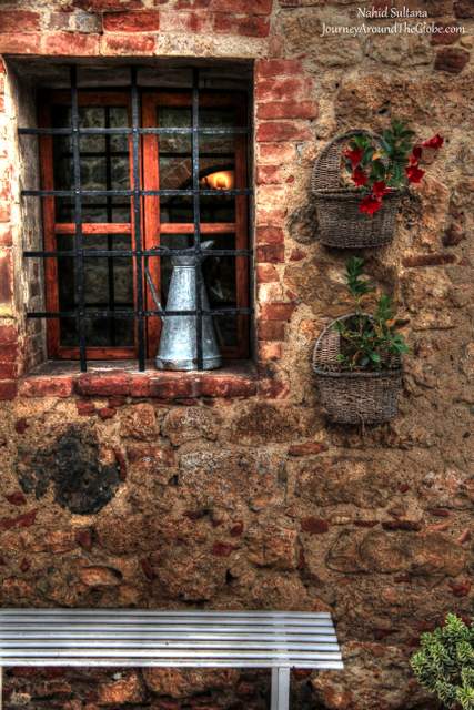 Walking thru Castle of Montereggioni in Italy