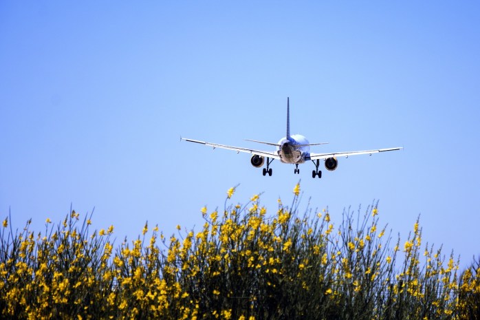 plane-1001289_1280