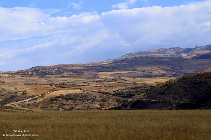 Scenic drive to Ollantaytambo at the end of the day