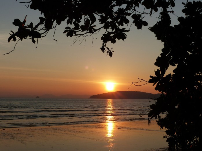 sunset-489427_1920.jpg